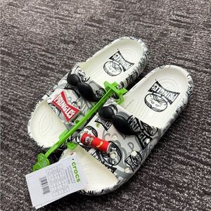 NWT Crocs Pringles Classic Slide V2 'Heritage Pringles Print size Men's7 Womens9